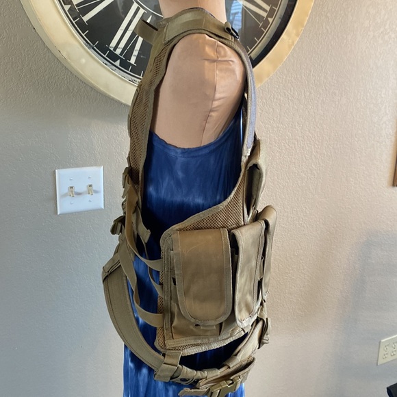 Red Rock Tactical vest - Picture 4 of 12